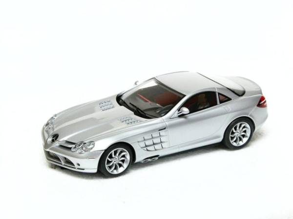 Scalextric Digital Mercedes-Benz SLR McLaren
